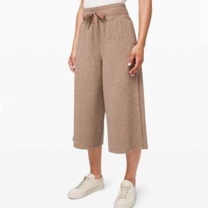 Lululemon Retreat Yourself Crop